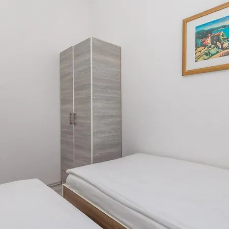 Rona Zlatko Apartamento Šimuni