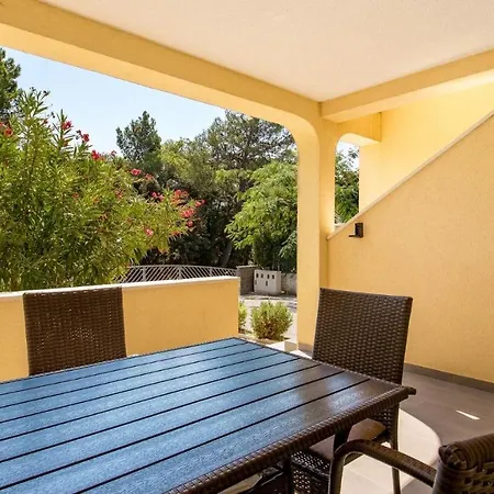 Lägenhet Rona Zlatko *